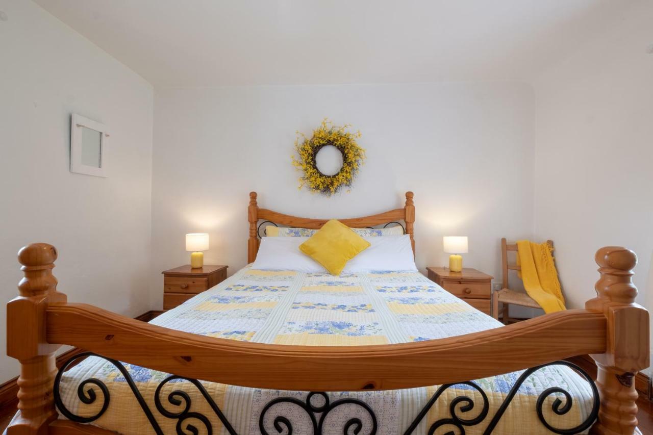 Yellow Cottage, Doolin Knockfin Cross Roads Extérieur photo